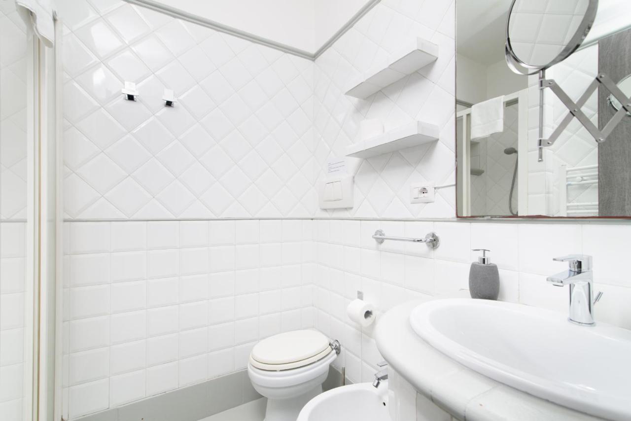 White Caesar Guesthouse Рим Екстериор снимка