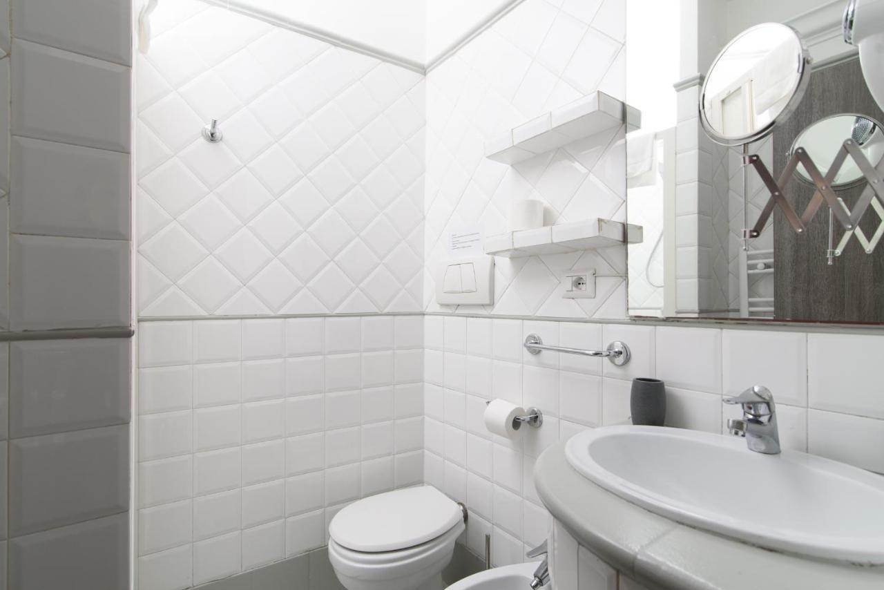 White Caesar Guesthouse Рим Екстериор снимка