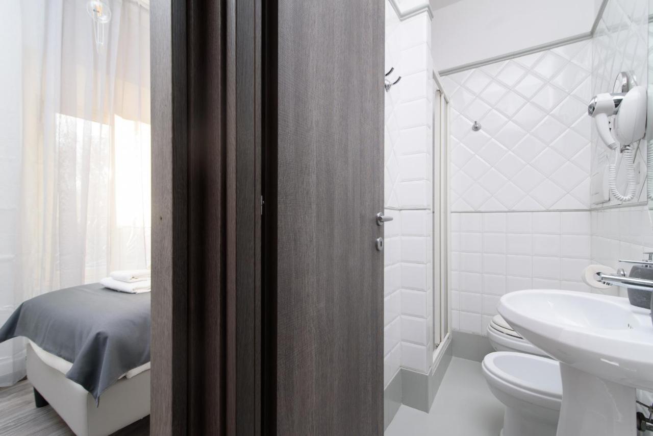 White Caesar Guesthouse Рим Екстериор снимка